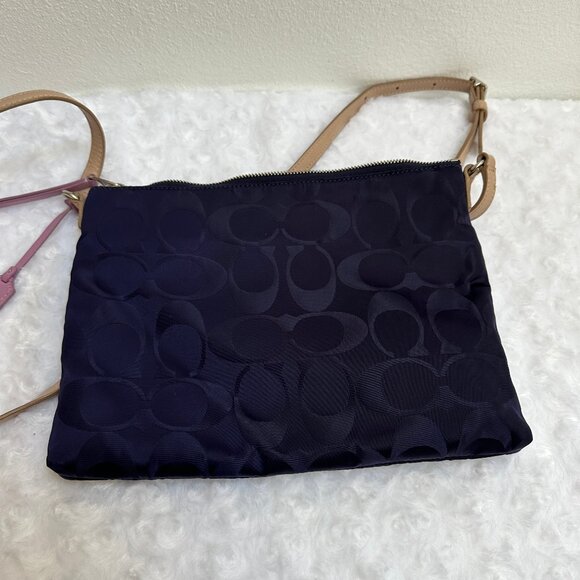 Coach Weekend Hippie 24861 in Signature Nylon - Purple fabric & tan leather EUC - Picture 5 of 10